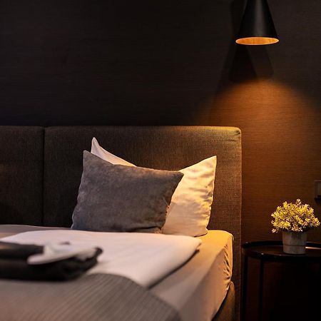 Liro Hotel โมเออร์ส ภายนอก รูปภาพ