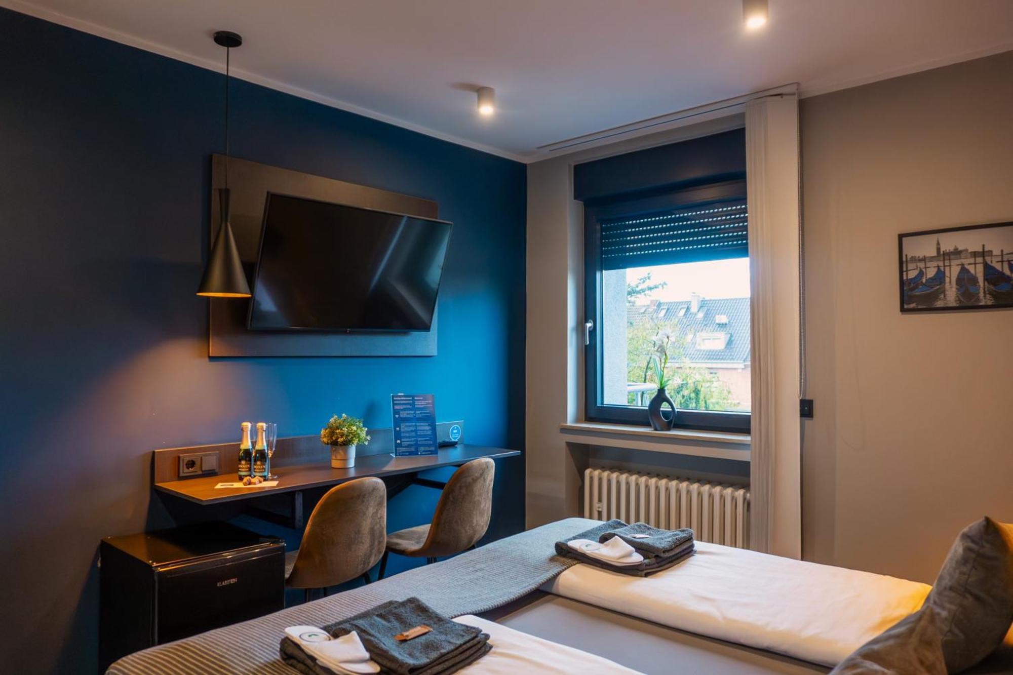 Liro Hotel โมเออร์ส ภายนอก รูปภาพ