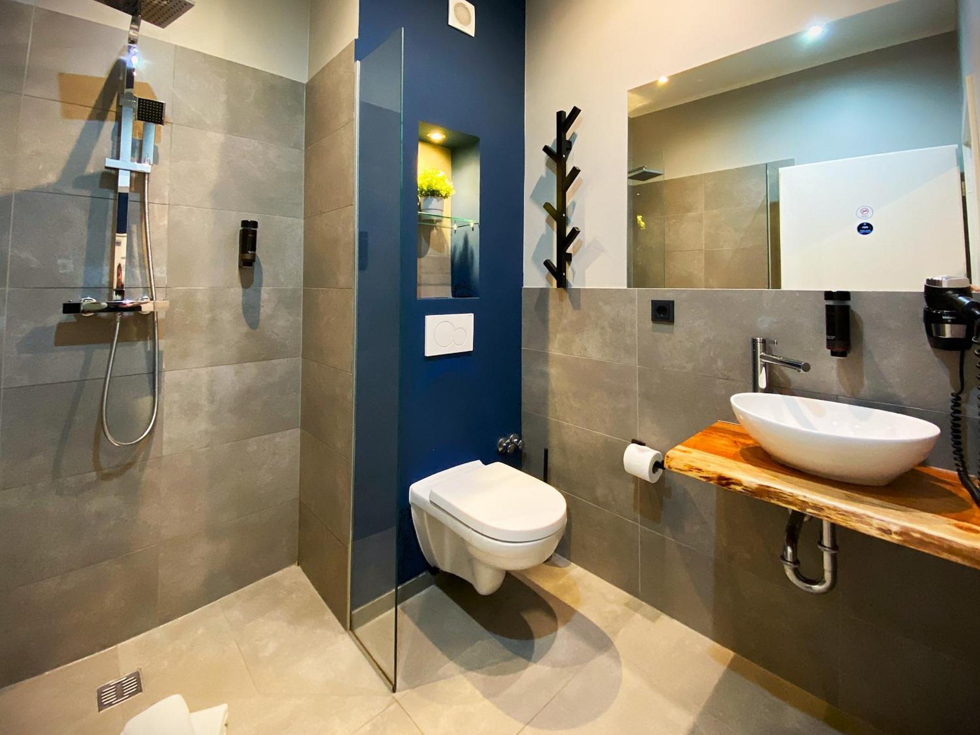 Liro Hotel โมเออร์ส ภายนอก รูปภาพ